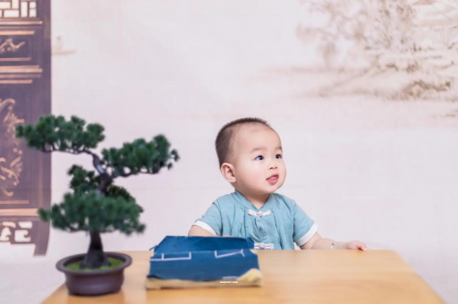 代怀包生男孩机构宝宝喊肚子疼怎么回事